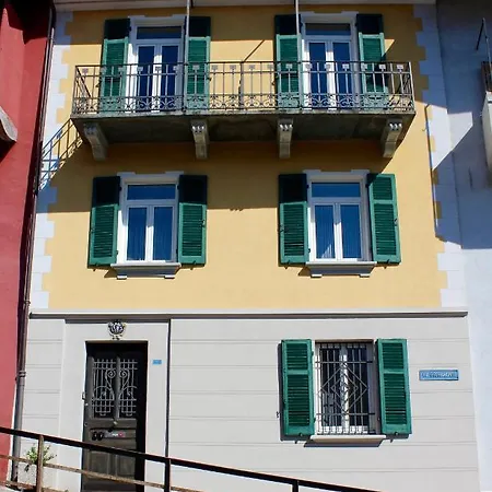 Guest house 1912 - Wooden - Old Town Locarno